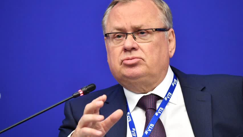 Фото - Глава ВТБ спрогнозировал падение ВВП России по итогам 2022 года