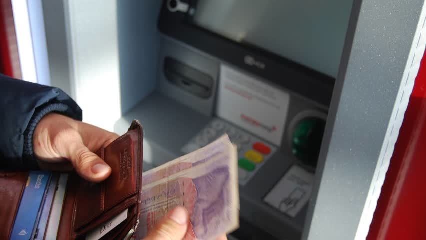 Фото - Российские банки заявили о неготовности банкоматов к новым купюрам из-за санкций