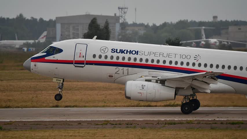 Фото - Российская компания разобрала половину SSJ-100 на запчасти